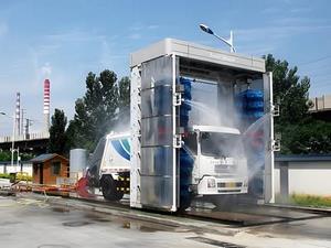 Equipamento inteligente móvel de compactação de resíduos em Yantai, na província de Shandong, China