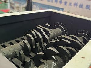 Triturador primário de eixo duplo