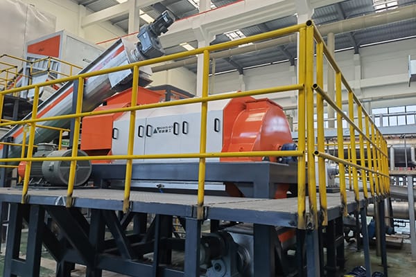 Máquina desensacadora de resíduos